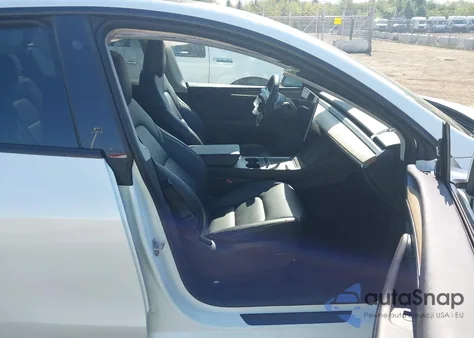 2023 Tesla Model Y Awd/Long Range Dual Motor All-Wheel Drive из США, поврежденный, VIN 7SAYGDEE4PA070722